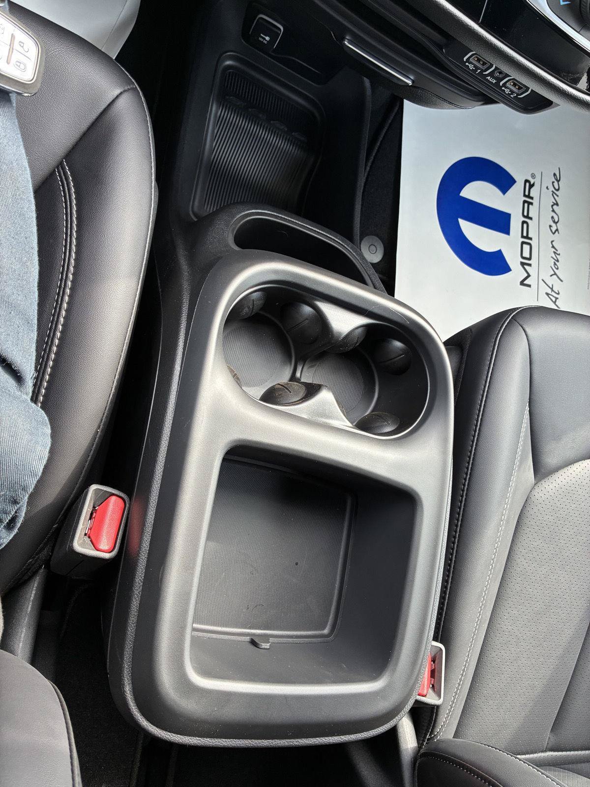 New 2025 Chrysler Pacifica Select FWD image 33