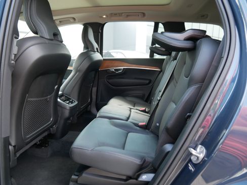 New 2025 Volvo XC90 B6 Plus image 5