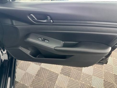 Used 2023 Nissan Altima 2.5 S FWD image 19