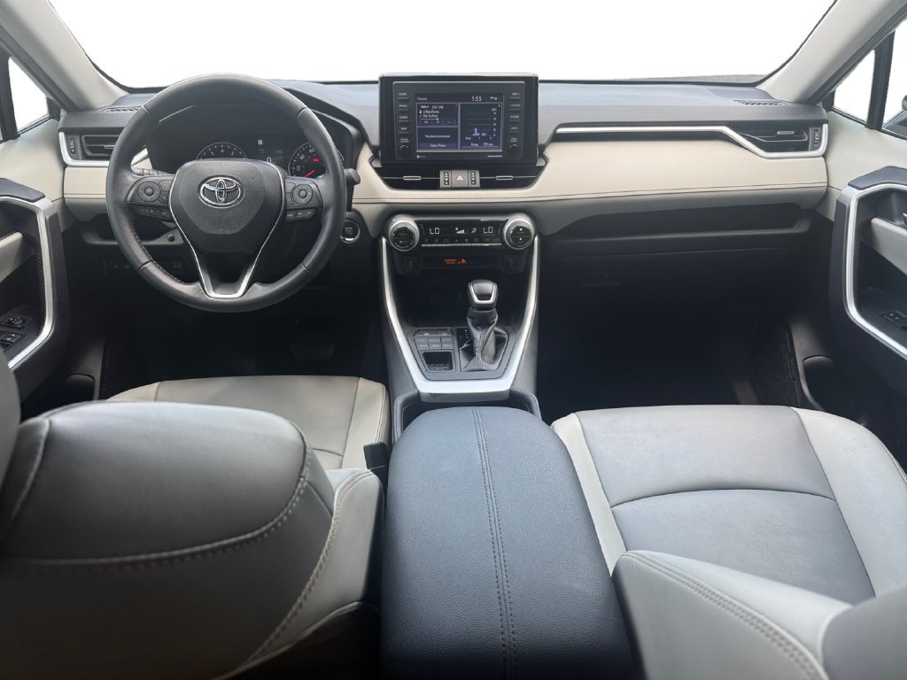Used 2022 Toyota RAV4 XLE Premium AWD/4WD image 10