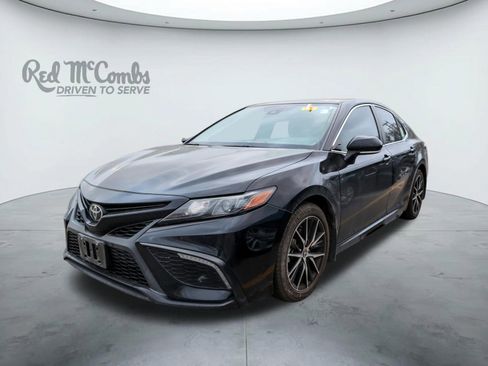 Used 2023 Toyota Camry SE image 1