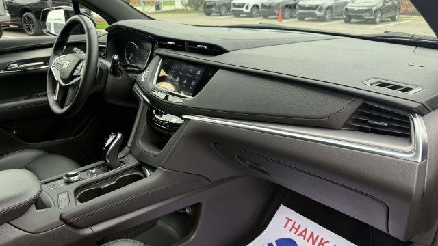 Certified 2024 Cadillac XT5 Luxury w/ LPO, Floor Liner Package AWD/4WD image 51