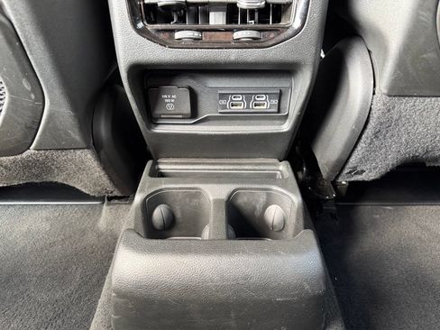 Used 2023 Jeep Grand Cherokee L Limited AWD/4WD image 17