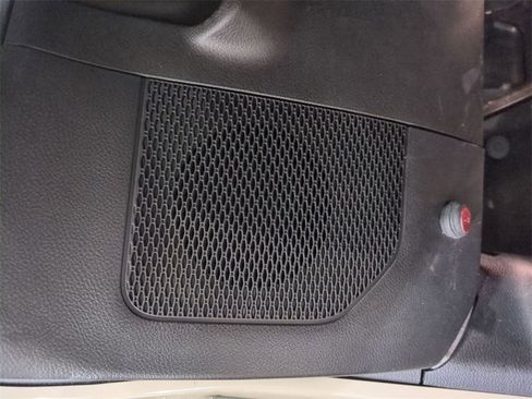 Used 2022 Jeep Gladiator Overland image 12