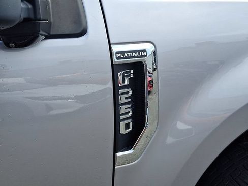 Used 2021 Ford F250 Platinum w/ FX4 Off-Road Package AWD/4WD image 31