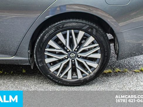 Used 2025 Nissan Altima 2.5 SV FWD image 16