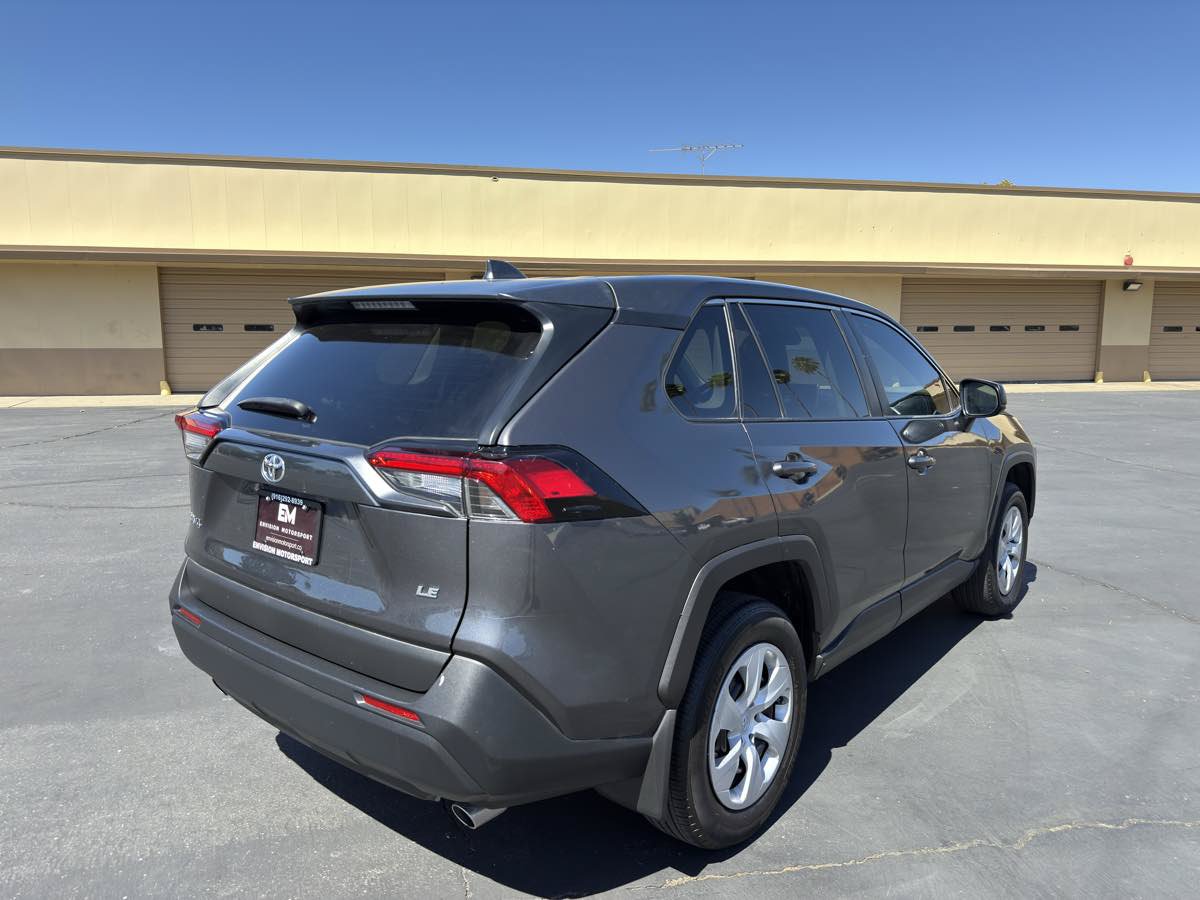 Used 2024 Toyota RAV4 LE FWD image 7