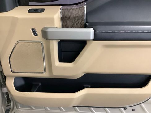 Used 2017 Ford F250 Lariat w/ Lariat Ultimate Package image 24