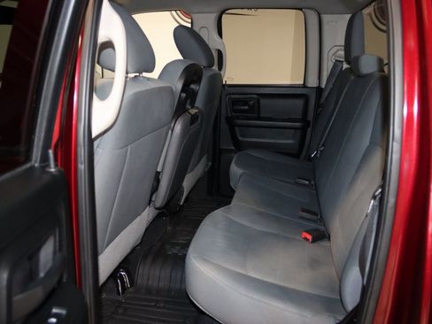 Used 2018 RAM 1500 Express image 48