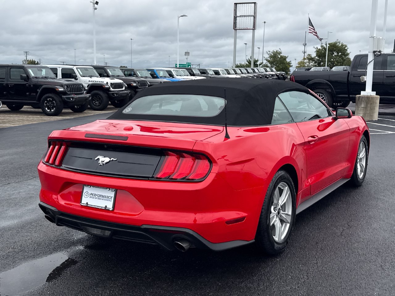 Used 2022 Ford Mustang Convertible RWD image 3