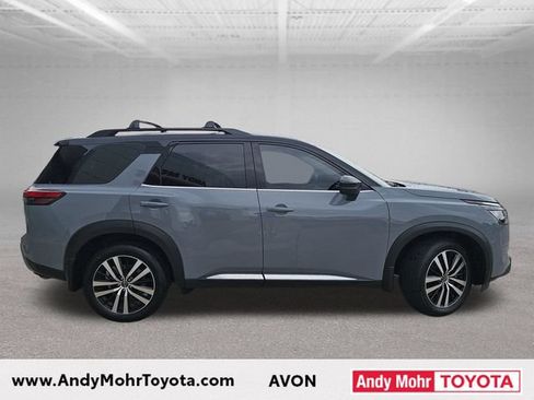 Used 2025 Nissan Pathfinder Platinum AWD/4WD image 8