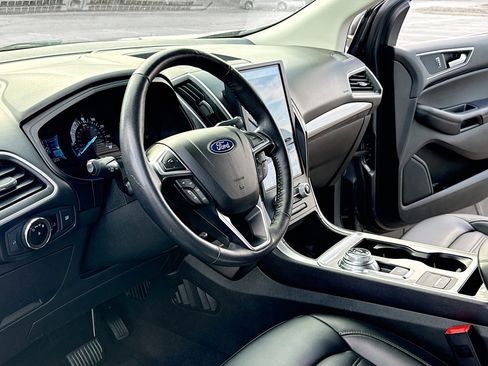 Used 2023 Ford Edge SEL image 4