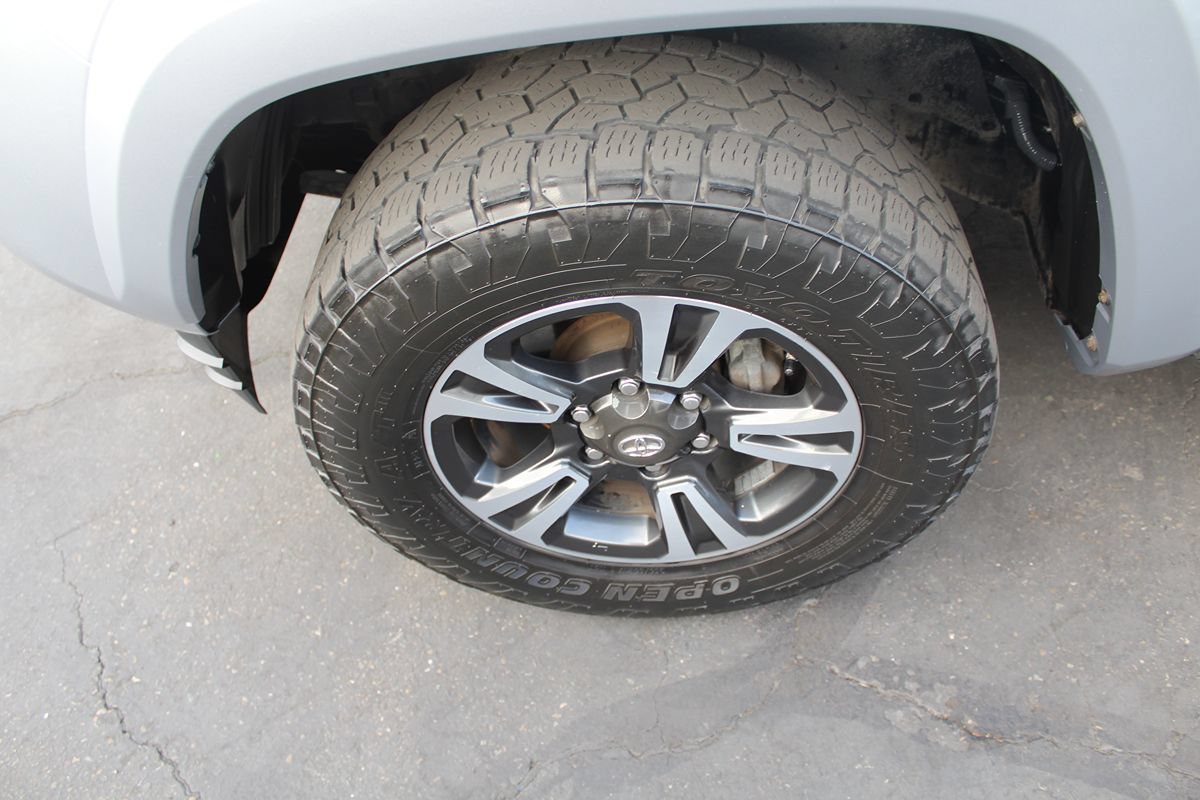 Used 2017 Toyota Tacoma TRD Sport RWD image 11