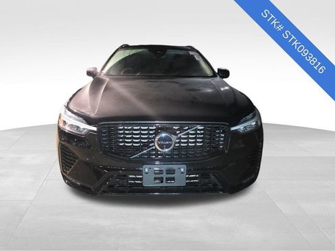 Used 2025 Volvo XC60 B5 Plus image 2