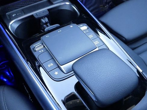 Used 2021 Mercedes-Benz GLA 250 4MATIC image 48