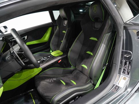 Used 2022 Lamborghini Huracan EVO RWD image 9