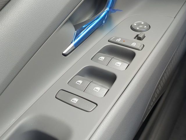 New 2025 Hyundai Elantra SEL FWD image 22