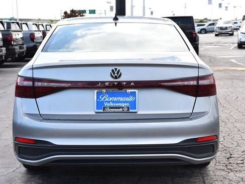 Certified 2025 Volkswagen Jetta Sport FWD image 6