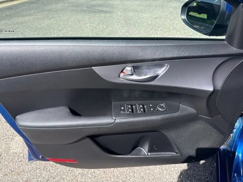 Used 2023 Kia Forte LXS FWD image 19