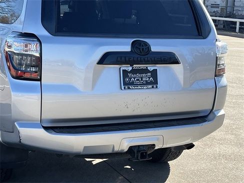 Used 2020 Toyota 4Runner Venture image 6
