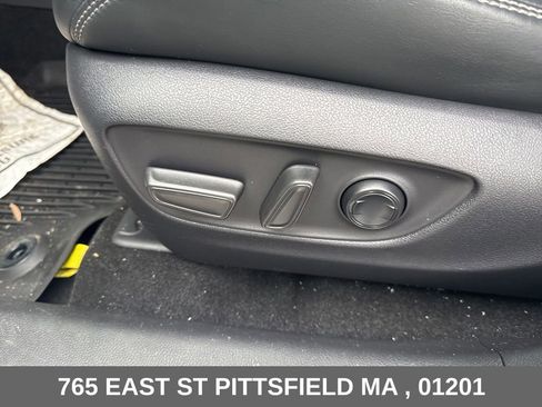 Used 2019 Toyota RAV4 Limited w/ Limited Grade Weather Package AWD/4WD image 15
