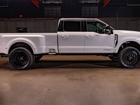 Used 2026 Ford F350 Platinum AWD/4WD image 11