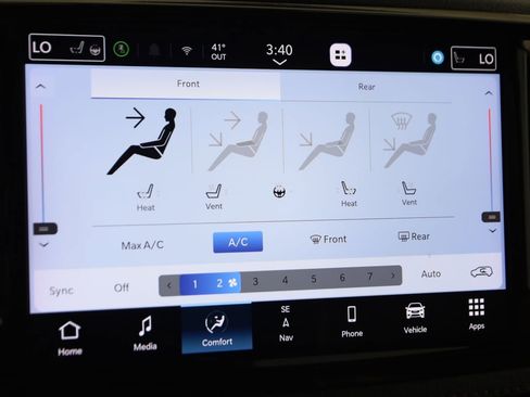 Used 2024 Chrysler Pacifica Pinnacle image 36