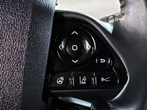 Used 2021 Toyota Prius XLE image 22