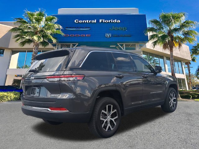 Used 2024 Jeep Grand Cherokee Limited AWD/4WD image 5