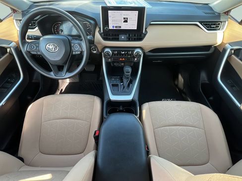 Used 2023 Toyota RAV4 XLE w/ Convenience Package FWD image 11