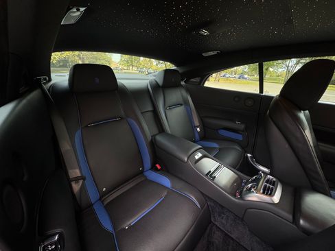 Used 2016 Rolls-Royce Wraith RWD image 43
