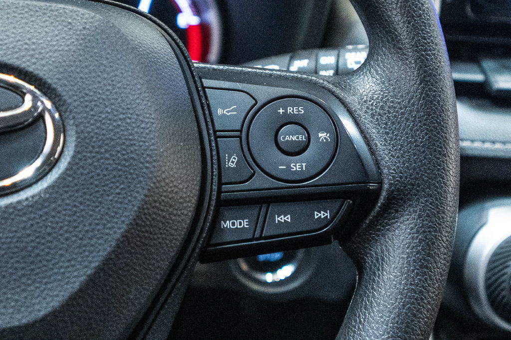 Certified 2025 Toyota RAV4 XLE AWD/4WD image 19
