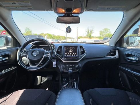 Used 2015 Jeep Cherokee Latitude w/ Cold Weather Group image 30