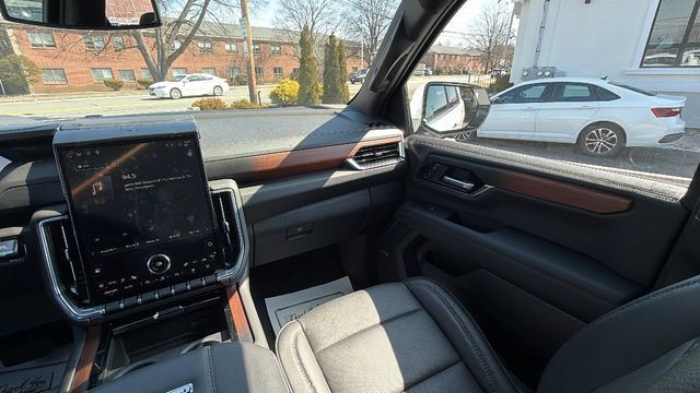 Certified 2025 GMC Yukon XL Denali AWD/4WD image 38