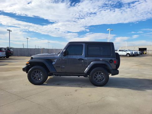 Used 2024 Jeep Wrangler Sport S image 2