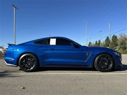 Used 2017 Ford Mustang Shelby GT350 image 3