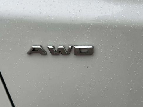 Used 2017 Cadillac XT5 Platinum w/ Driver Assist Package image 35