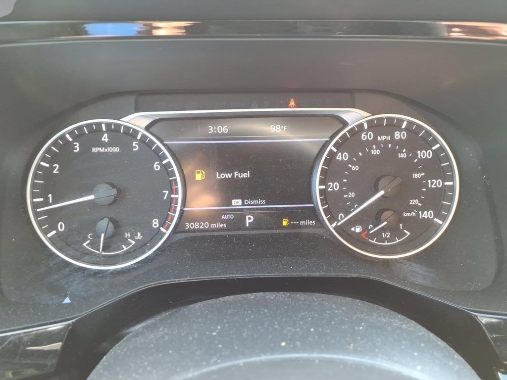 Used 2025 Nissan Pathfinder SL AWD/4WD image 18