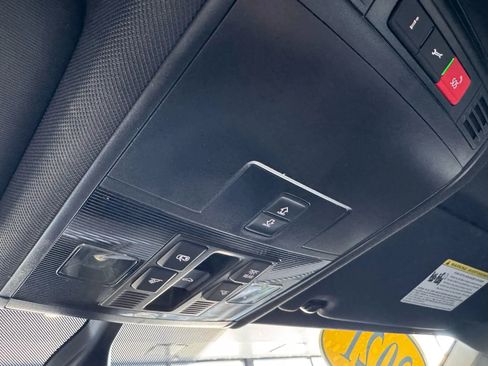 Used 2021 Volkswagen Tiguan SE R-Line image 32