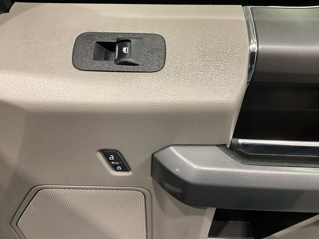 Used 2019 Ford F150 XLT w/ Equipment Group 302A Luxury AWD/4WD image 11