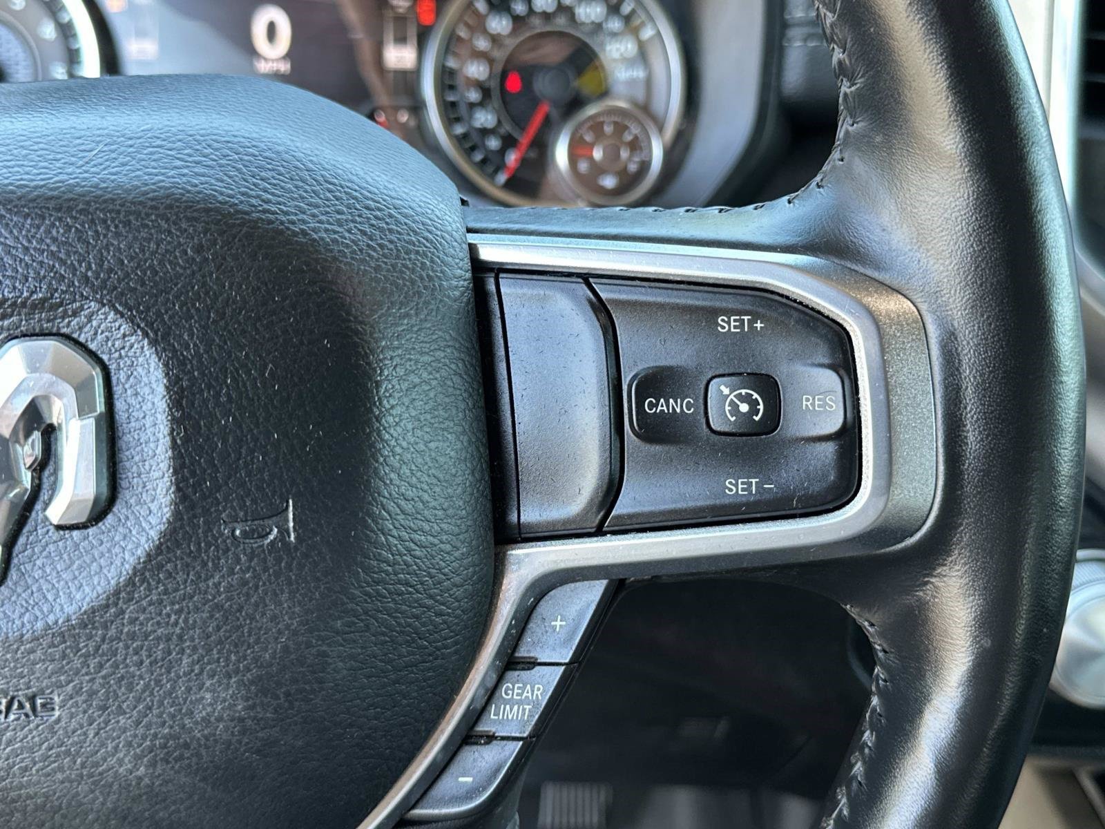 Used 2020 RAM 1500 Laramie AWD/4WD image 25