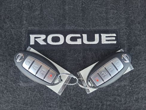 Used 2021 Nissan Rogue SV AWD/4WD image 30