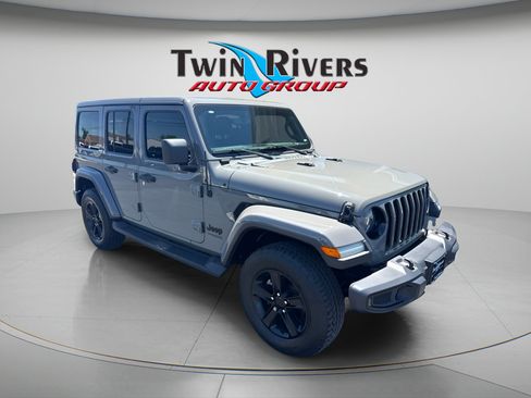 Used 2020 Jeep Wrangler Unlimited Sahara AWD/4WD image 6