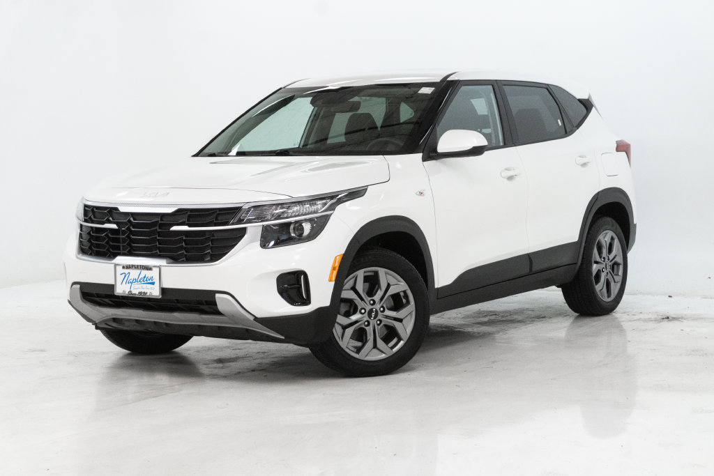 Used 2024 Kia Seltos LX AWD/4WD image 1