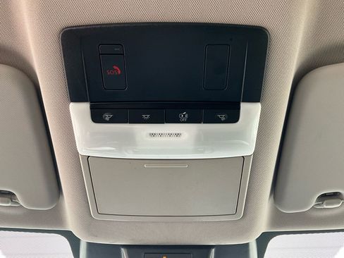 Used 2025 Nissan Rogue SV image 17