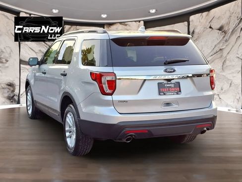 Used 2017 Ford Explorer FWD image 4