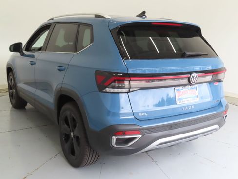 New 2026 Volkswagen Taos SEL AWD/4WD image 7