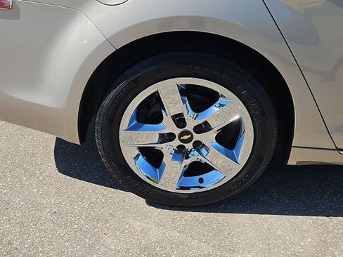 Used 2009 Chevrolet Malibu LT w/ Premium Mat Package image 5