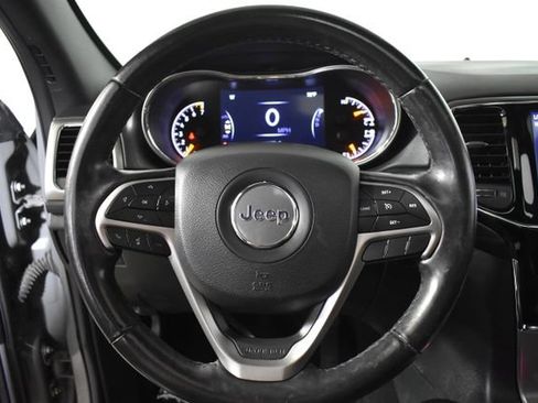 Used 2019 Jeep Grand Cherokee Altitude AWD/4WD image 14