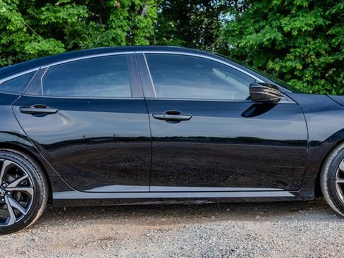 Used 2019 Honda Civic Sport image 6